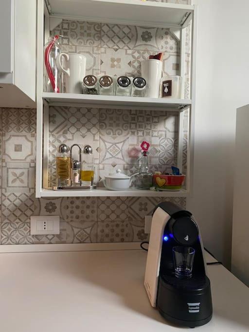 Ferienwohnung Open Space City Center Con Terrazzo E Due Bagni Mailand Exterior foto