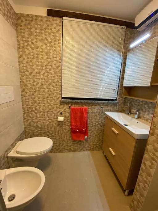 Ferienwohnung Open Space City Center Con Terrazzo E Due Bagni Mailand Exterior foto